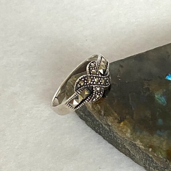 Sterling Silver 925 Marcasite X Criss Cross Knot Band Ring Sz 7.5 - Picture 6 of 16